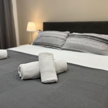 Apartamenticos Plaza Las Armas III Zaragoza Bagian luar foto